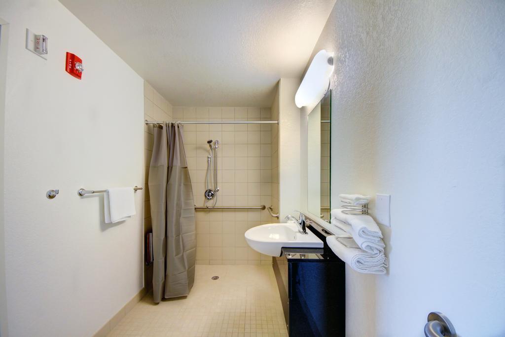 Americas Best Value Inn Stillwater Exterior photo