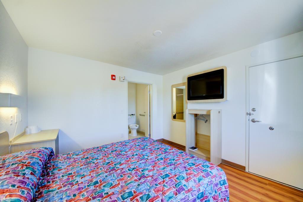 Americas Best Value Inn Stillwater Exterior photo