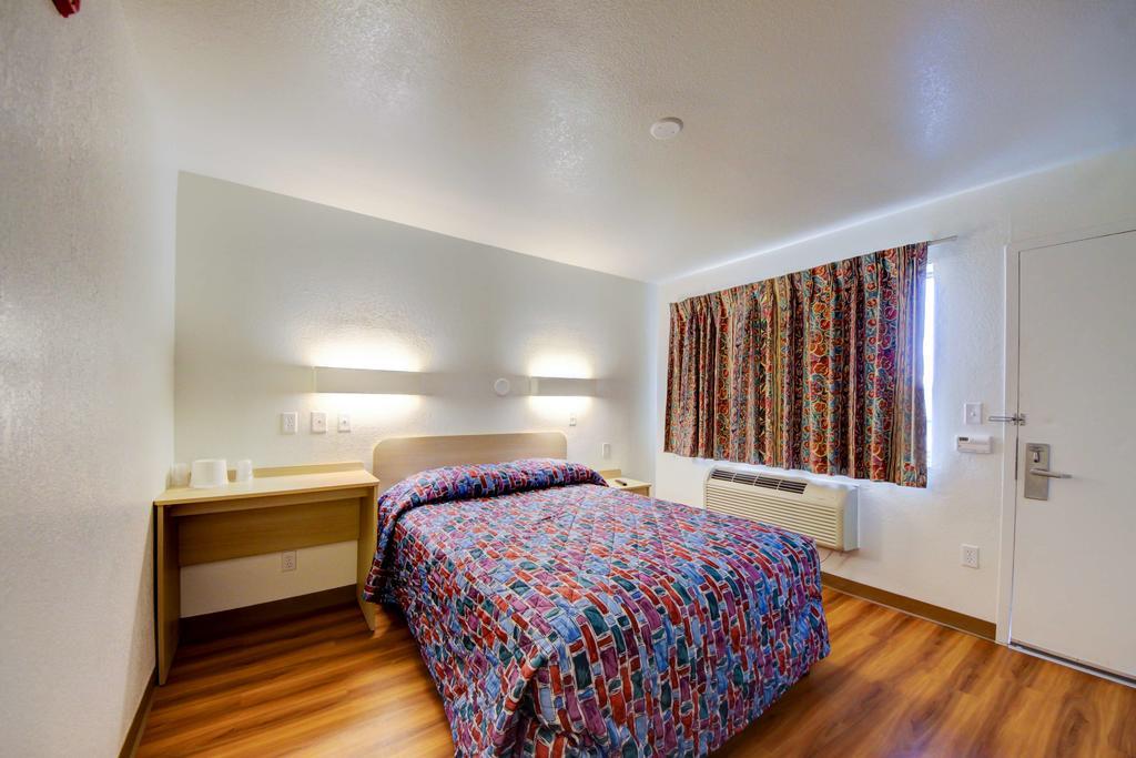 Americas Best Value Inn Stillwater Exterior photo
