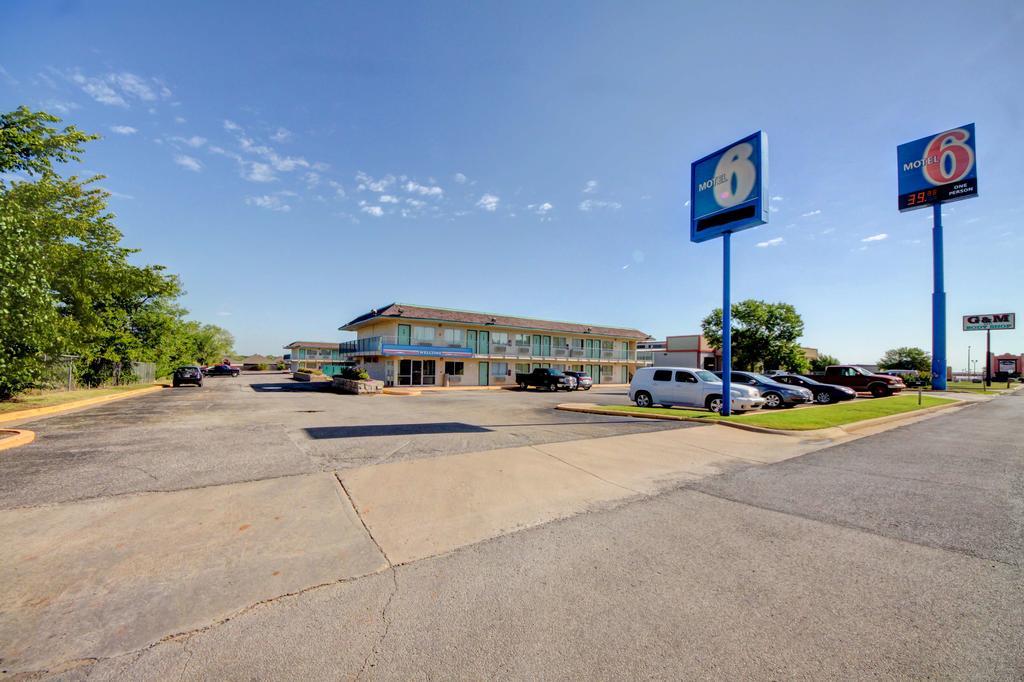 Americas Best Value Inn Stillwater Exterior photo